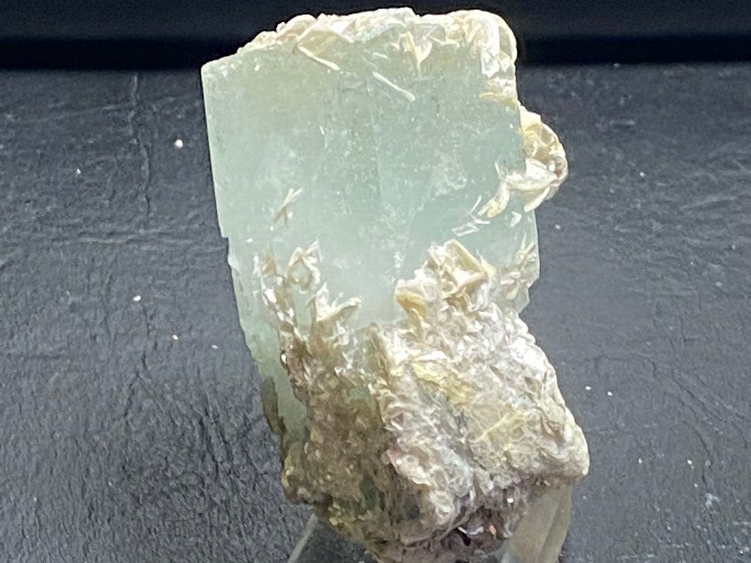 アクアマリン　結晶　マイカ　雲母　72g