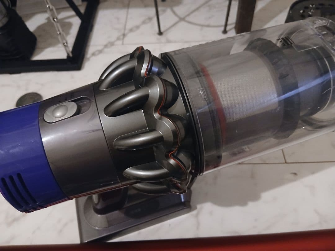 真*い様 Dyson V10 SV12 レッド 動作確認済 付属品多数