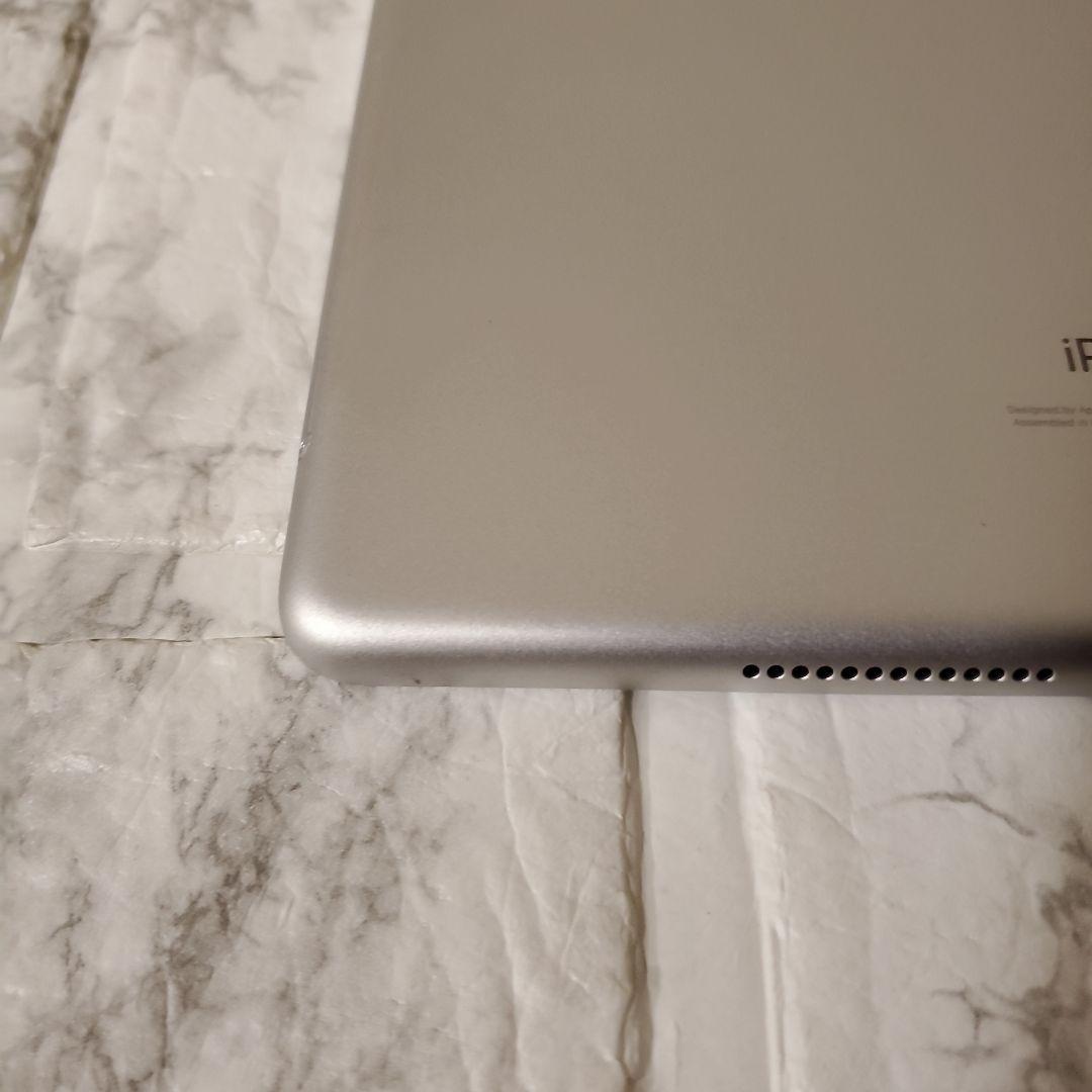 218 iPad 7世代 128GB SIMフリー シルバー