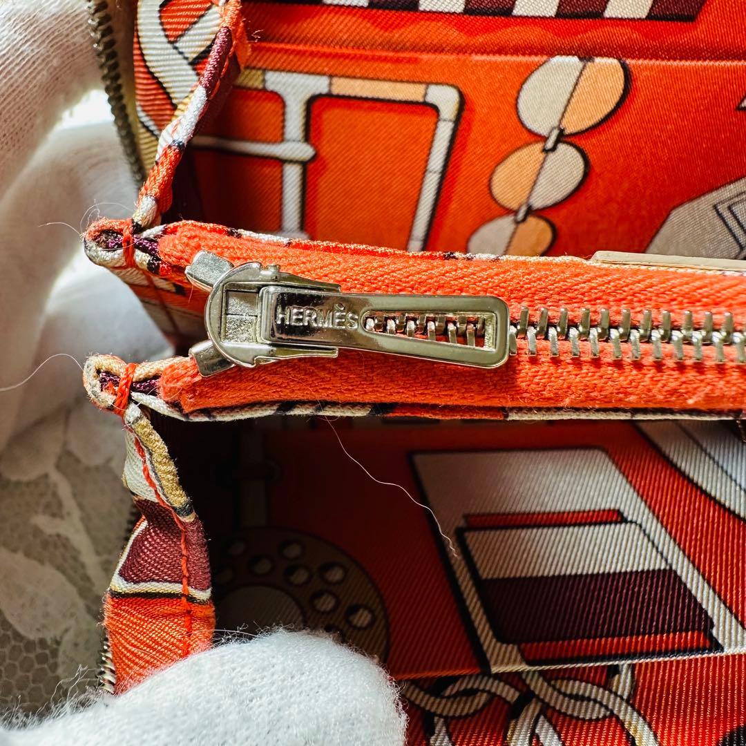 エルメス　アザップ　 シルクインコンパクト　ホワイトケース