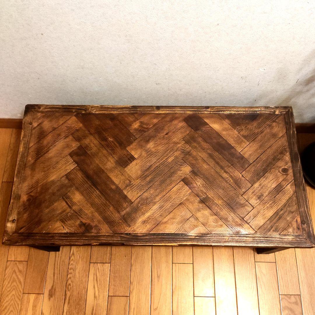 ✨オールド感たっぷりのヘリンボーン柄ローテーブル✨