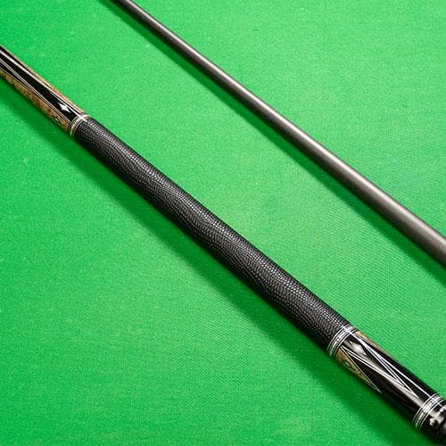 入荷しました Ize.× RHINO ビリヤード キュー 六剣プリント リザード