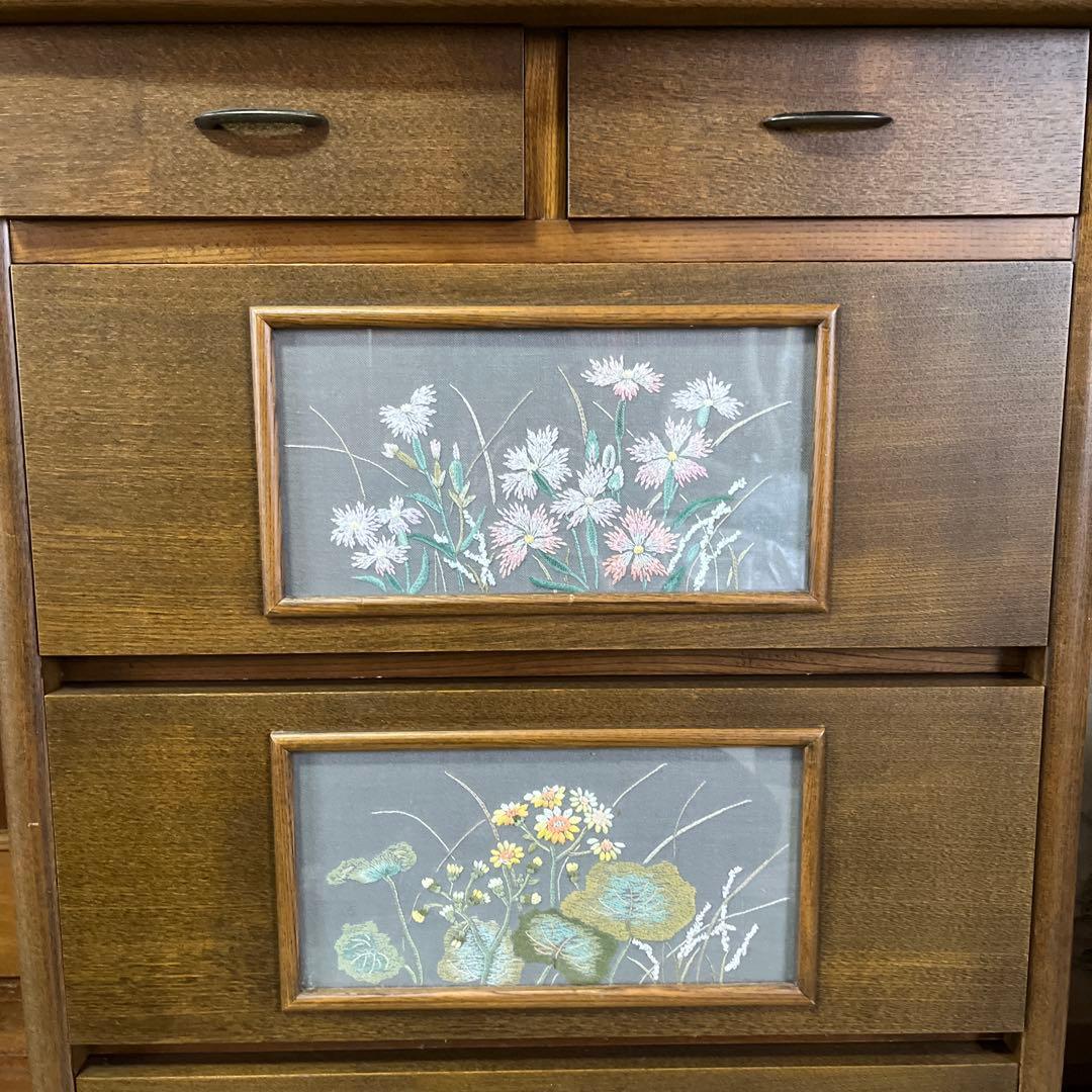 戸塚刺繍作品　クラシック木製チェスト 花柄装飾