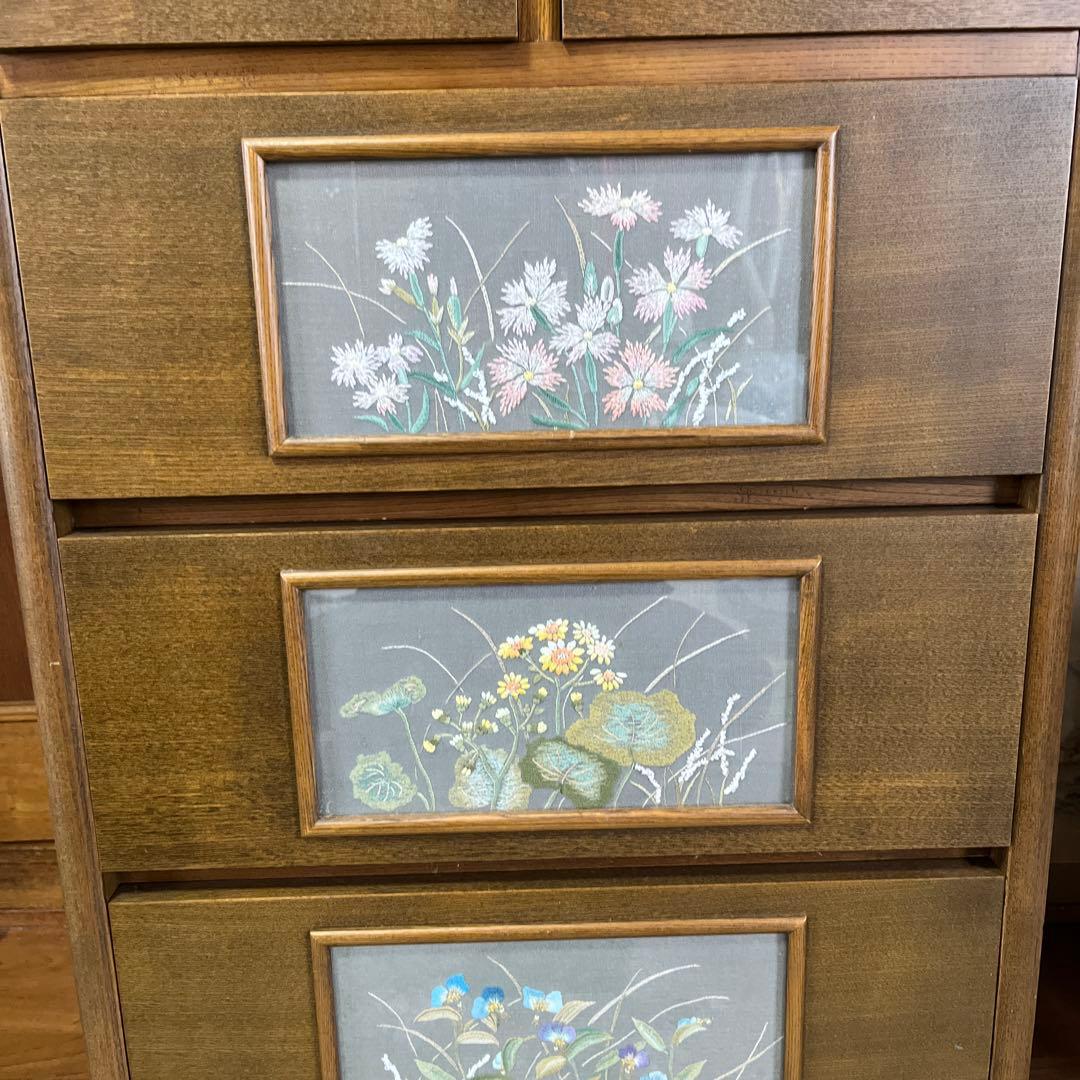 戸塚刺繍作品　クラシック木製チェスト 花柄装飾