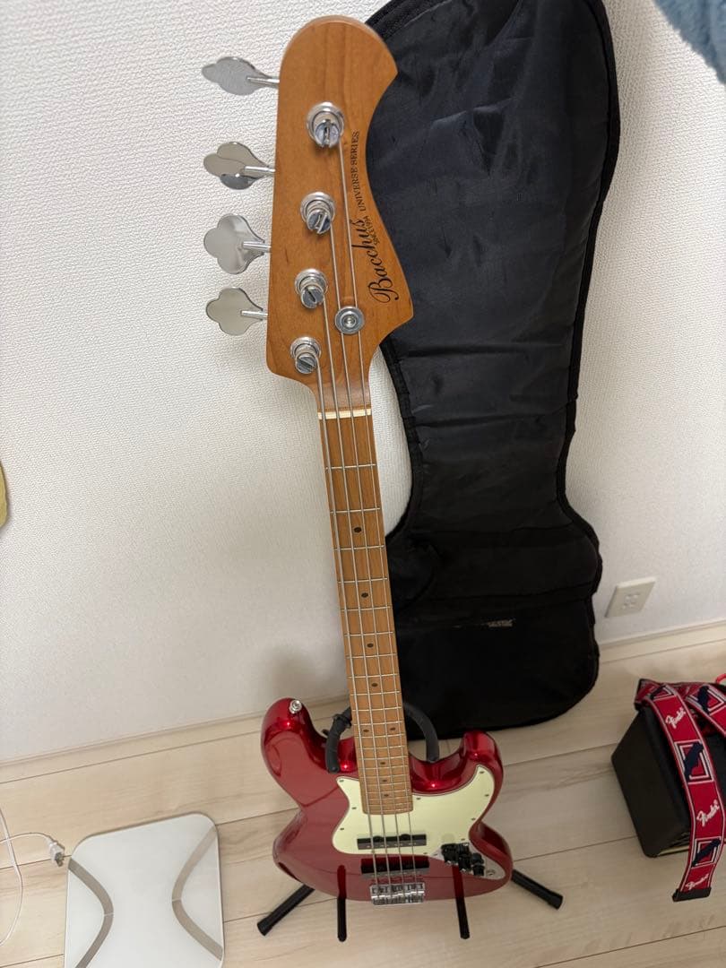 Bacchus Universe Series ジャズベースタイプ（レッド）