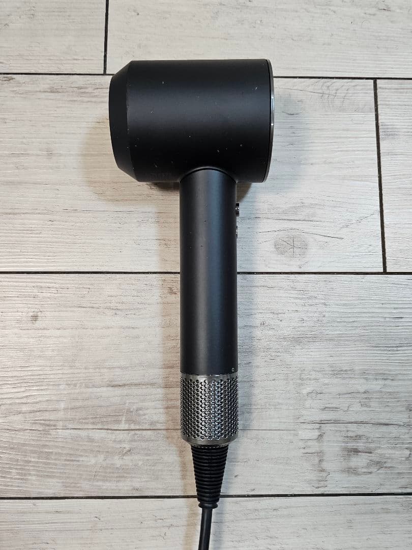 週末限定価格　保証付　ダイソン　メンテナンス済み　dyson hd08　ブラック