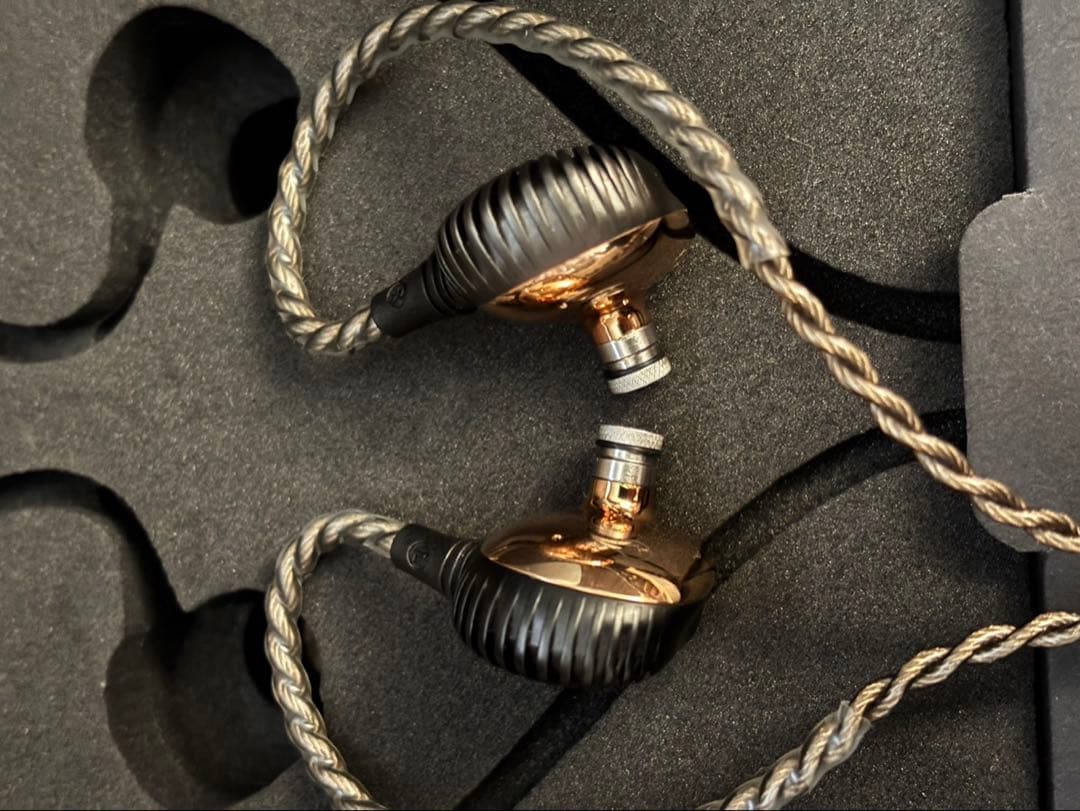 イヤホン Shanling ME600