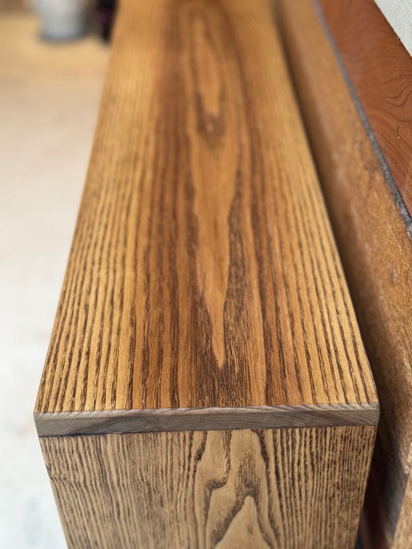 天然タモ材を使った棚　シェルフ　無垢材　木製　一枚板　おまけ積木付き　本棚