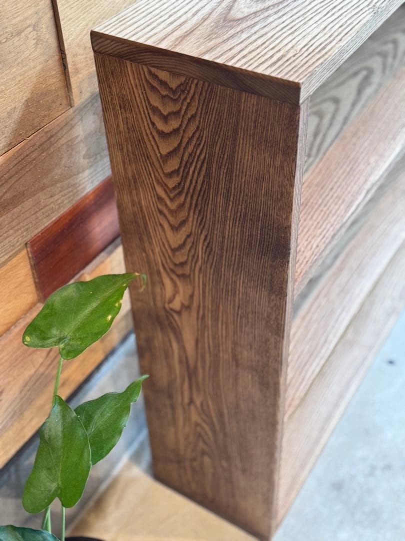 天然タモ材を使った棚　シェルフ　無垢材　木製　一枚板　おまけ積木付き　本棚