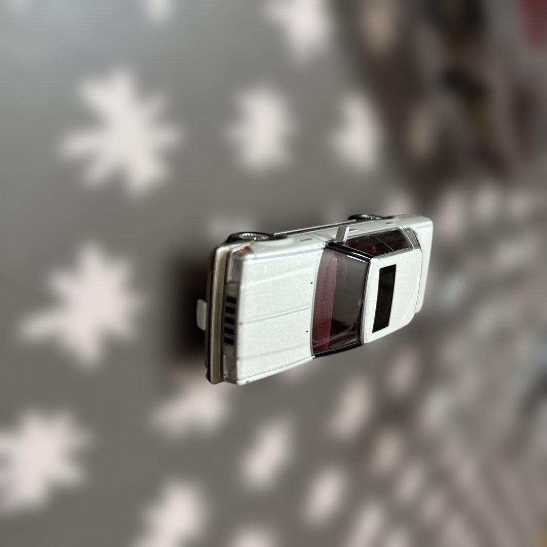 トミカ クラウン ハードトップ 1/64ロイヤルサルーンG、83年式2色セット