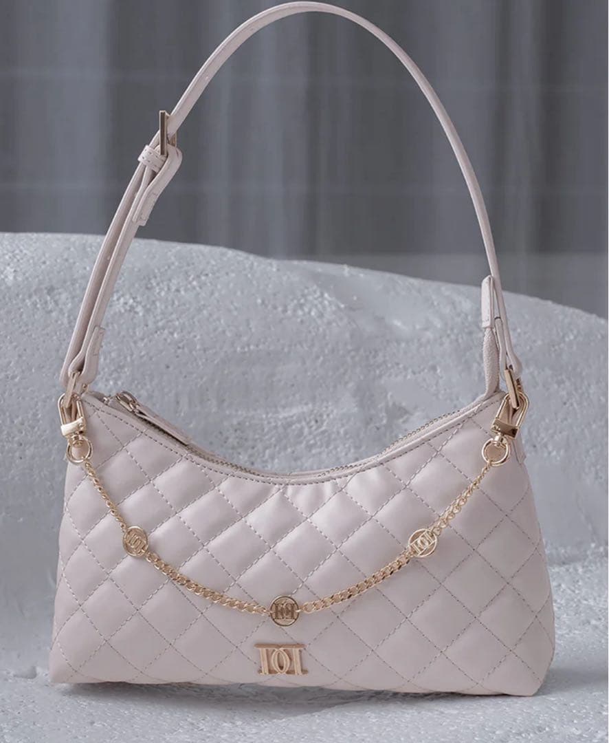 ダーリッチキルティングチェーンハンドミニバッグピンク15分以内に発送