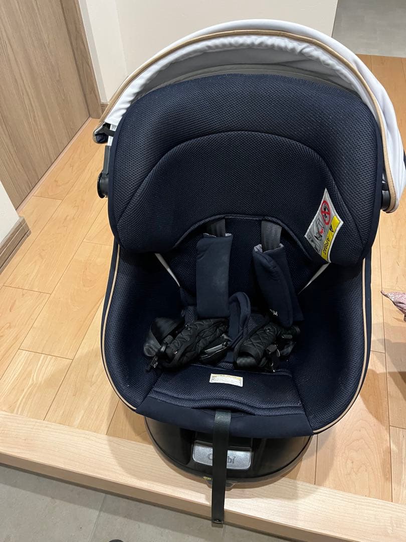 ネイビー チャイルドシート コンビ　エッグショック JL-590