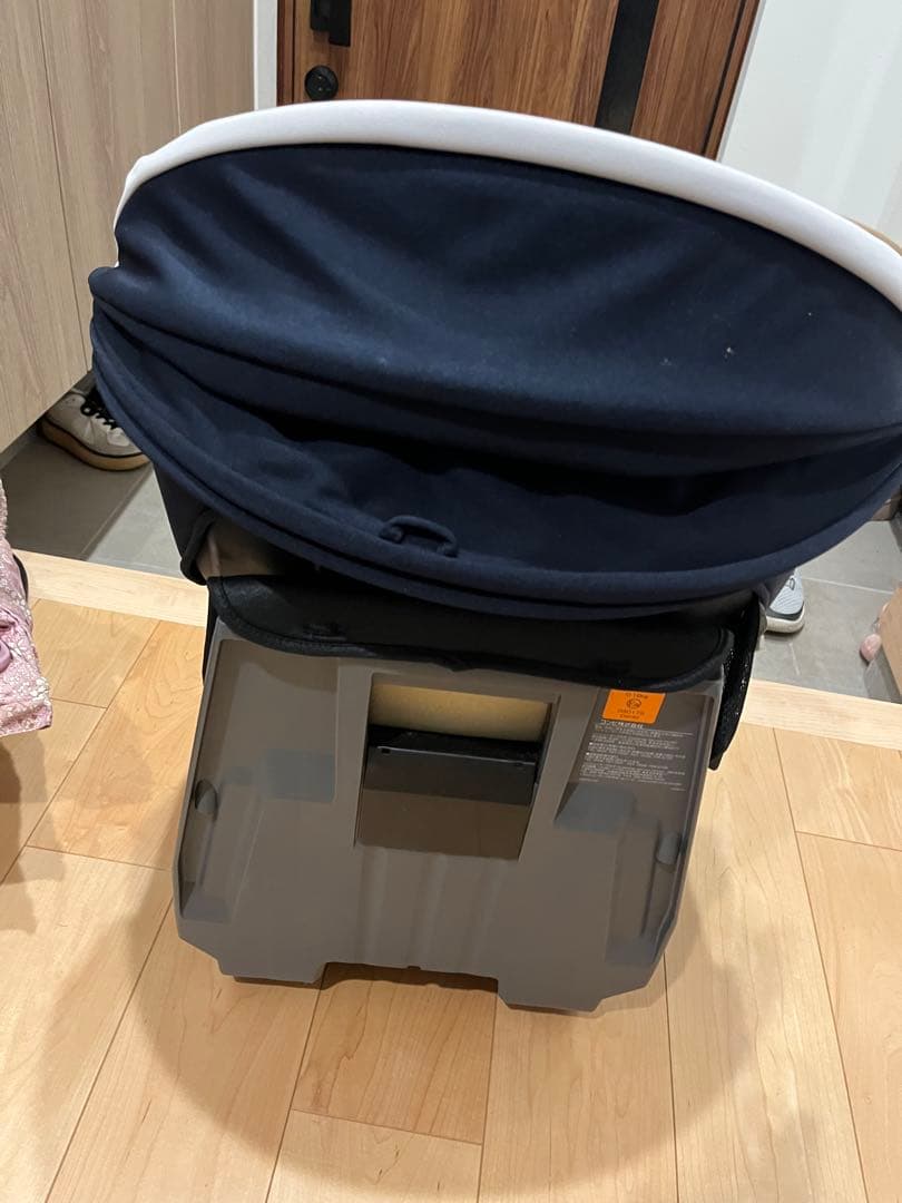 ネイビー チャイルドシート コンビ　エッグショック JL-590