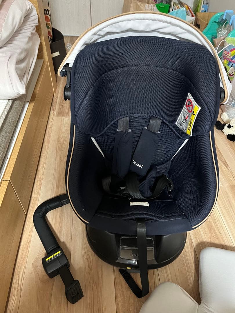 ネイビー チャイルドシート コンビ　エッグショック JL-590