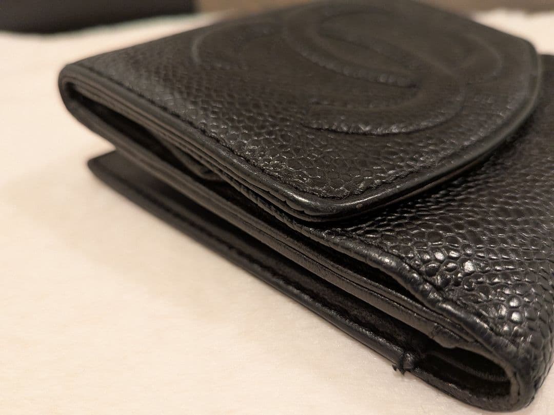 美品✨️CHANEL キャビアスキン 二つ折り財布 ブラック コンパクト 箱付