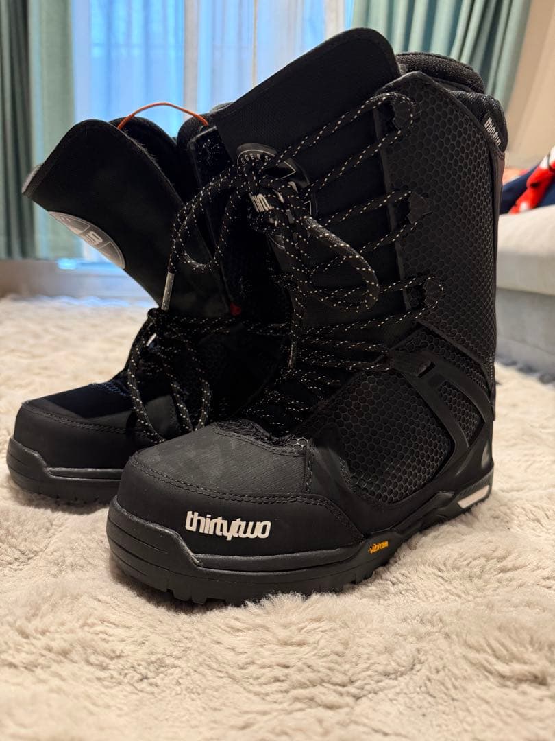 thirtytwo スノーボードブーツ ブラック