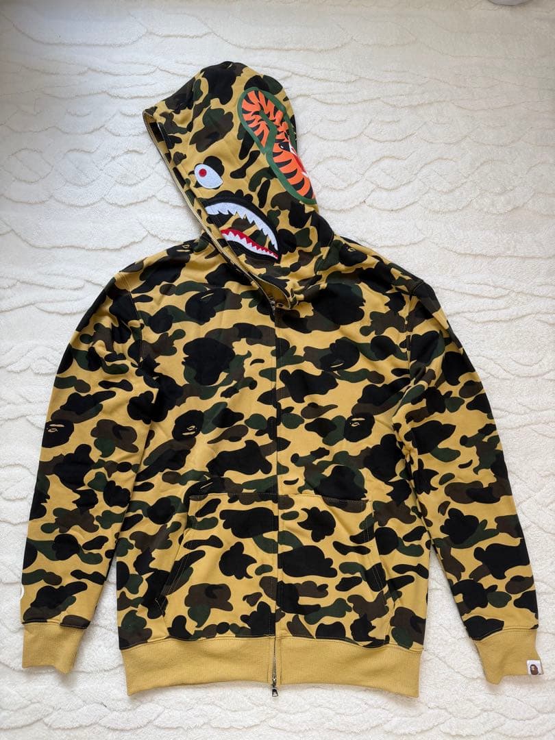 A BATHING APE シャークパーカー