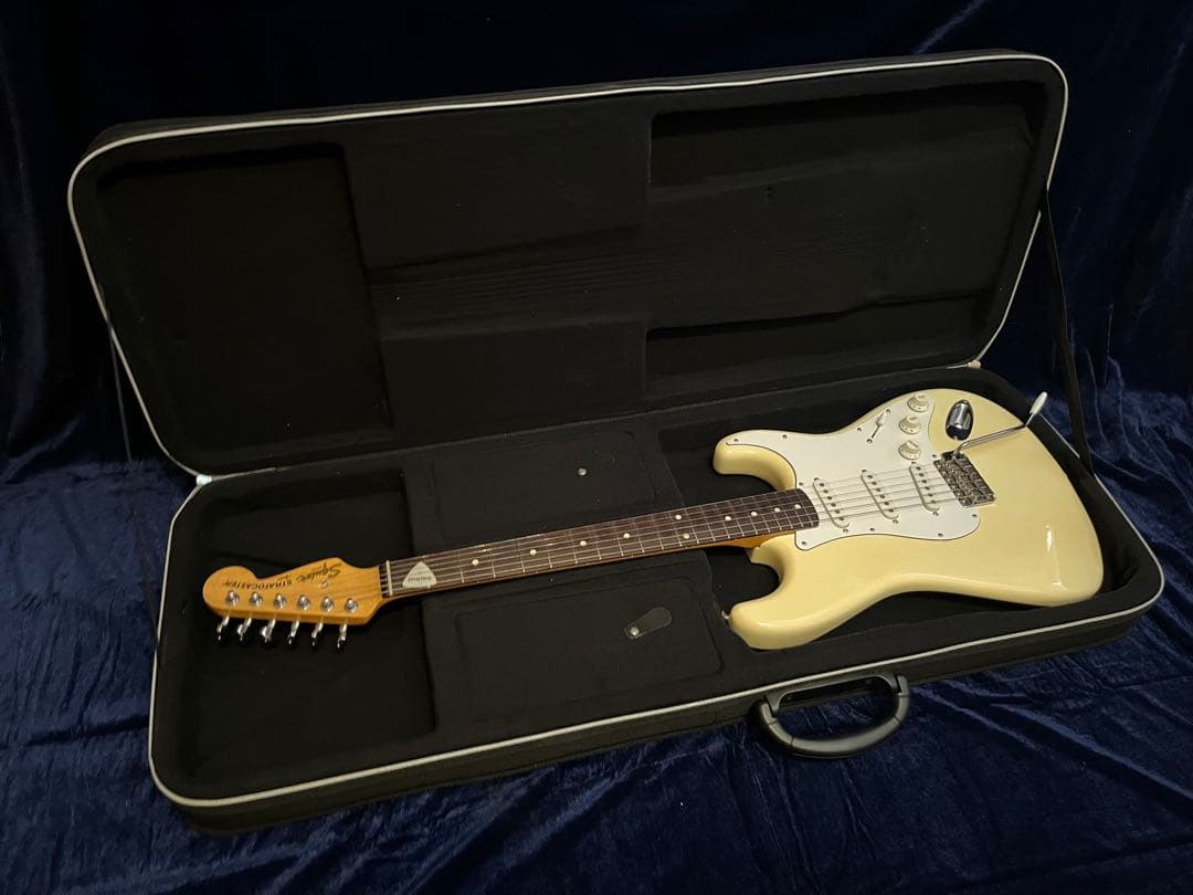 fender japan Squier ストラト　Eシリアル3.8kg フジゲン