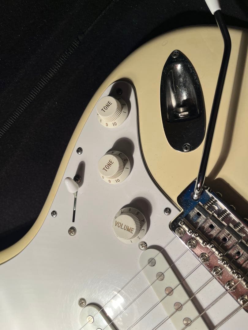 fender japan Squier ストラト　Eシリアル3.8kg フジゲン