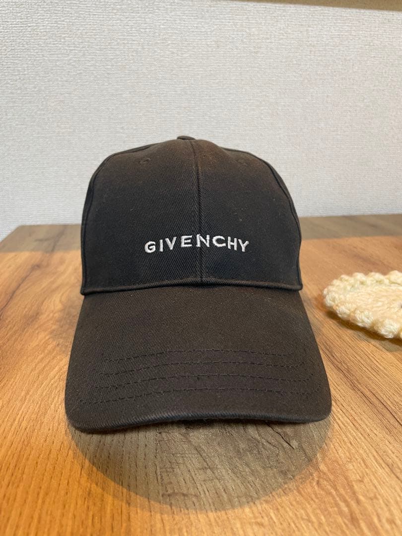 【1/12(月)12:10大幅値下げ】GIVENCHY ブラック キャップ