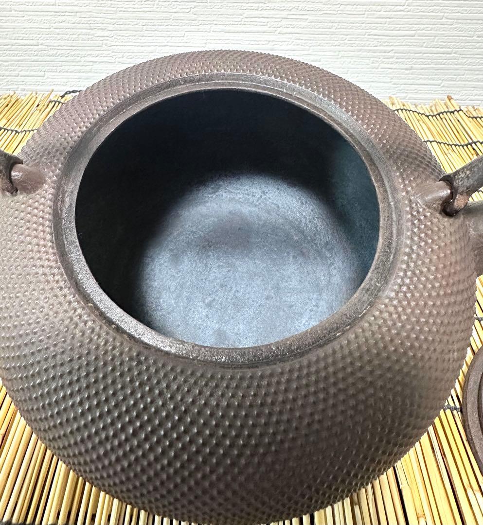 昭和期造、未使用品　南部勝清堂　１８型アラレ　鉄瓶　南部鉄瓶　南部鉄器　鉄瓶