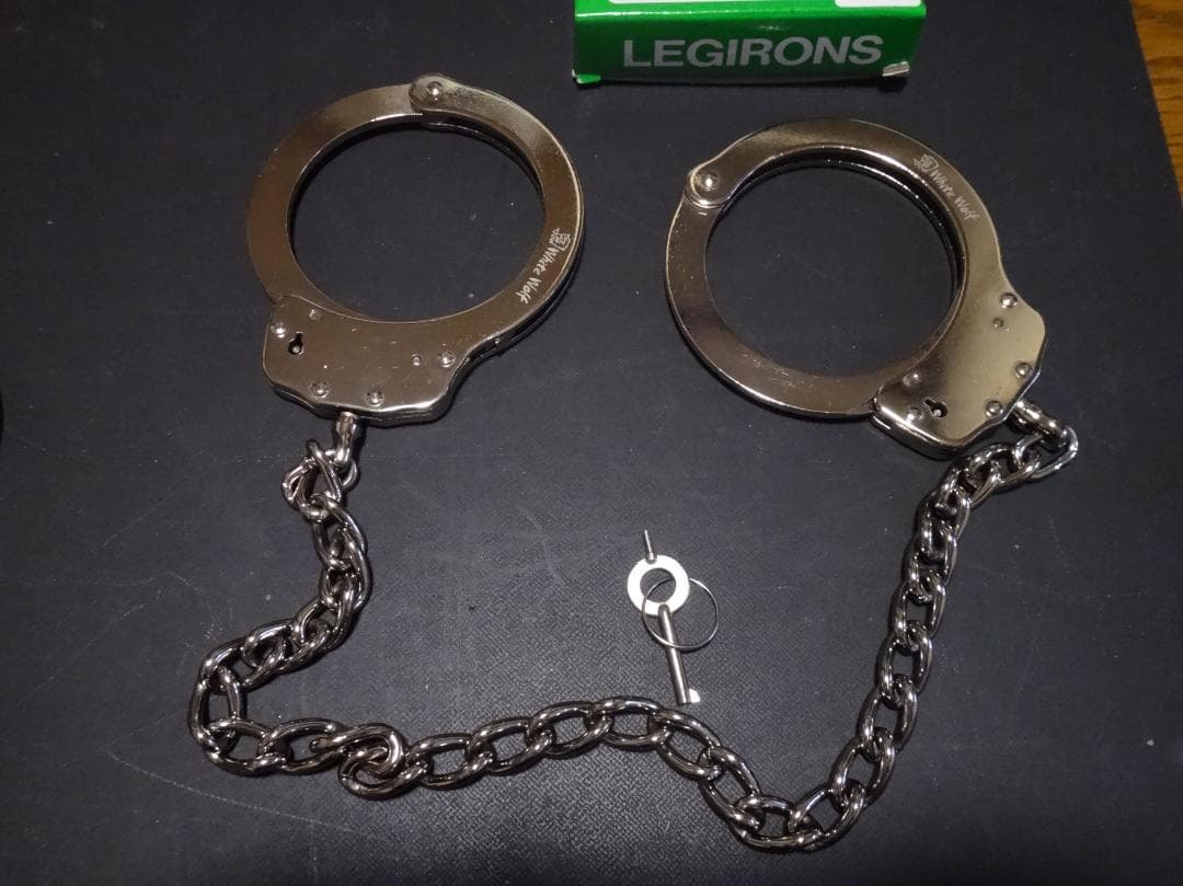 ASP　手錠　ハンドカフ　ホワイトウルフ　レッグカフ　足枷　3個セット