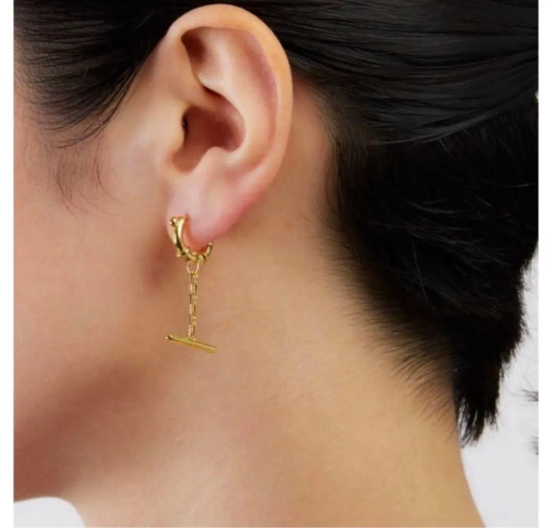 箱無しSale‼️マリアブラック Spring Bar Huggie ピアス