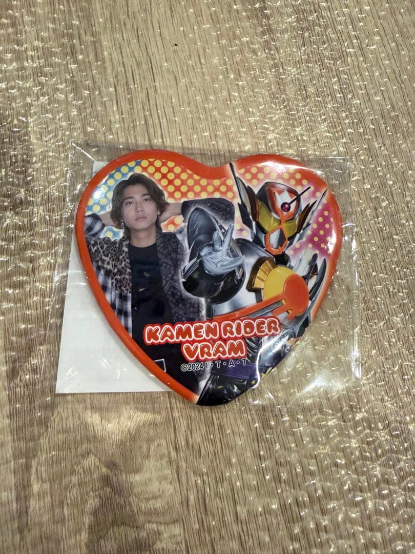 仮面ライダーヴラム　ラキアアマルガ　庄司浩平　缶バッチ　ハート型