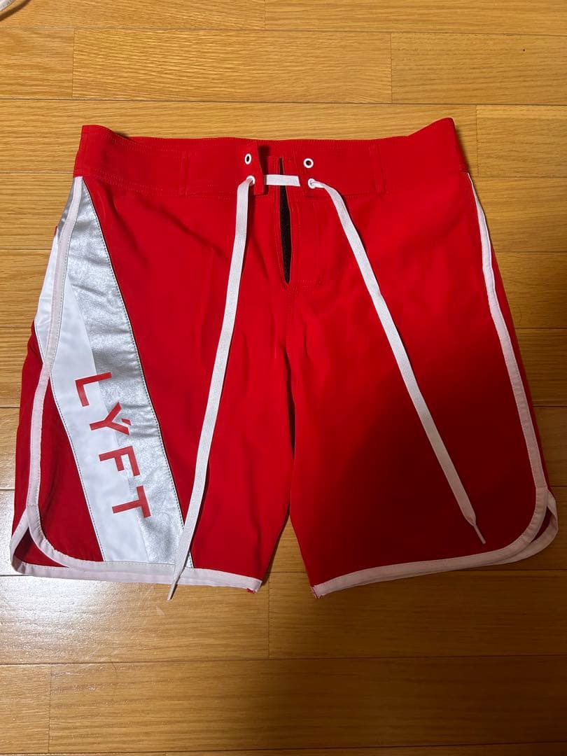 【比嘉 さん専用】LYFT 赤 サーフパンツ XSサイズ