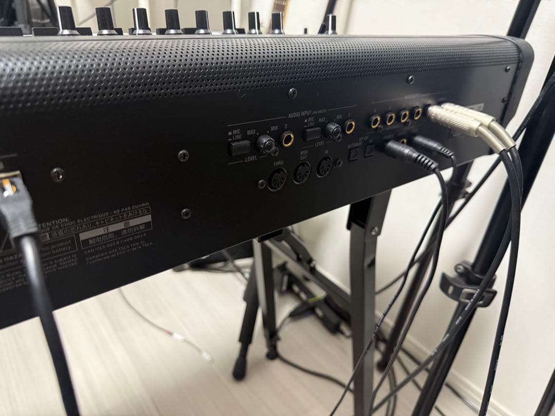 美品Korg Kronos 3 73 シンセサイザー