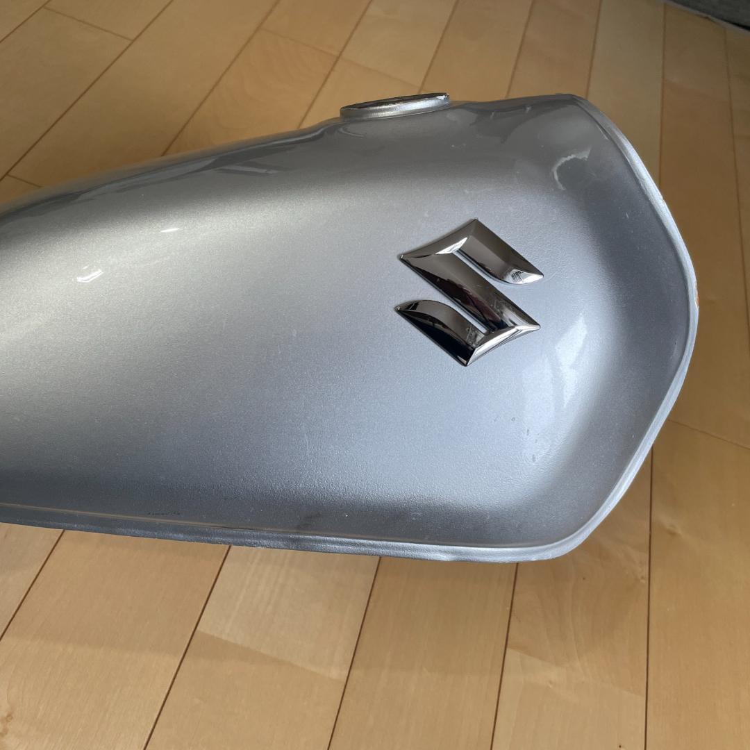 スズキ　グラストラッカー　タンク