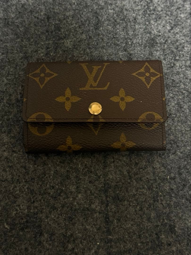 LOUIS VUITTONキーケース