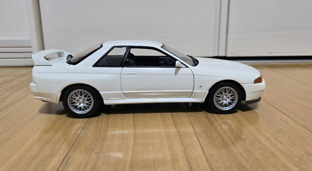 京商 1/18 スカイライン GT-R BNR32 V-SPECⅡ ホワイト