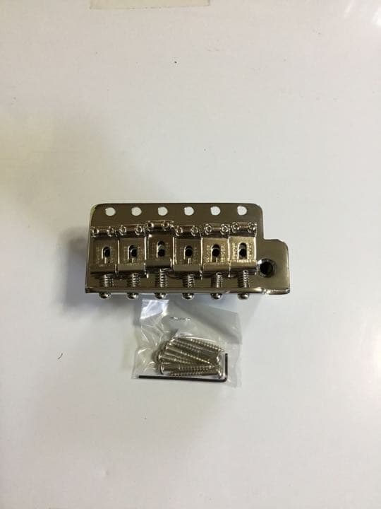 エレキギターストラトキャスター(ST)用ブリッジ /ニッケルカラー