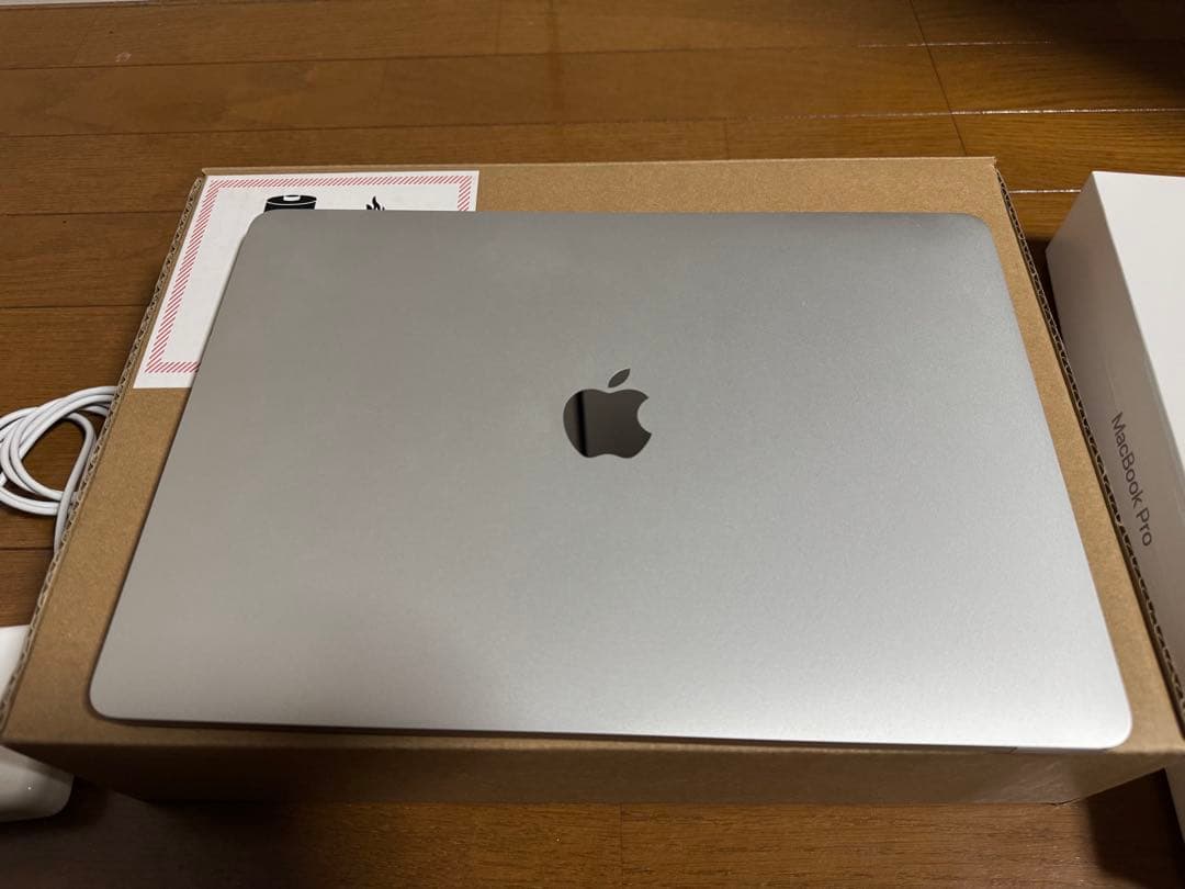 Apple MacBook Pro 13.3インチ 2018年 i5 8GB