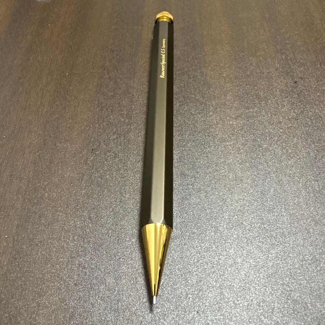 カヴェコスペシャル　伊東屋オリーブブラウン 0.5mm