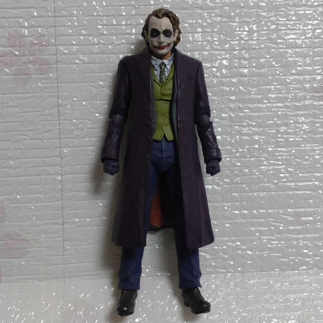 S.Hフィギュアーツ 　ジョーカー( The Dark Knight)
