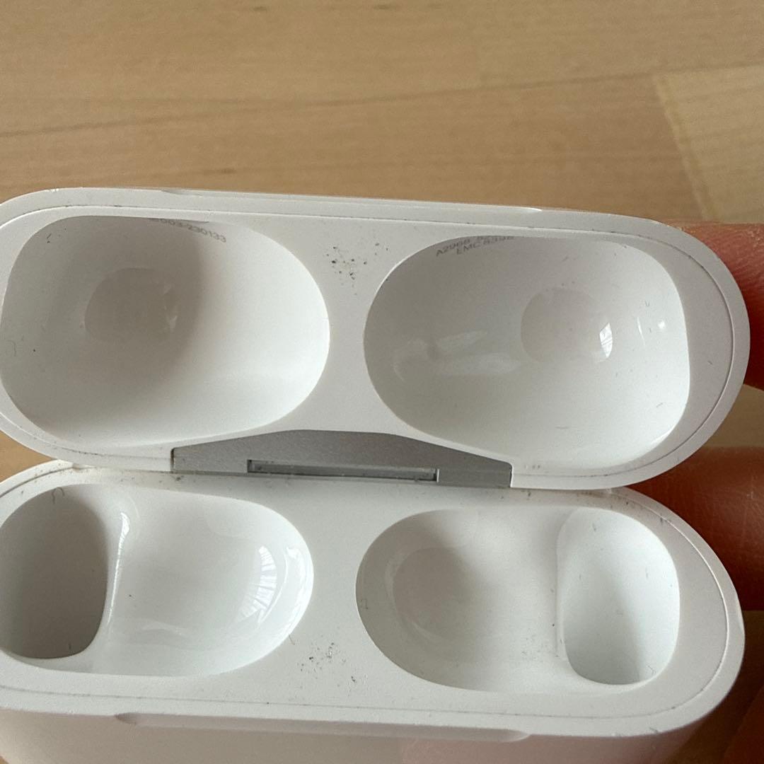 Apple AirPods 充電ケース 本体　2025年5月購入