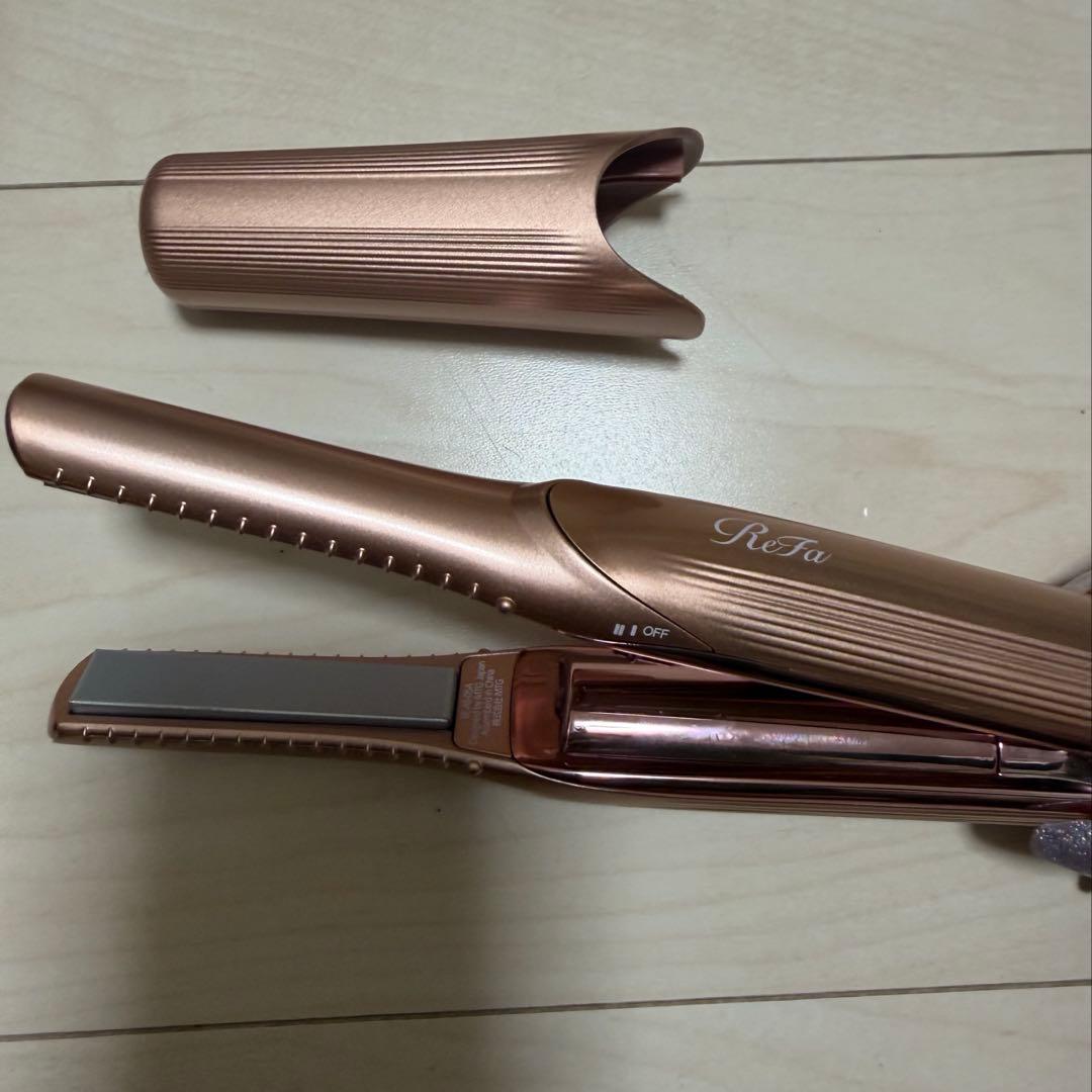 リファ　コードレスアイロン