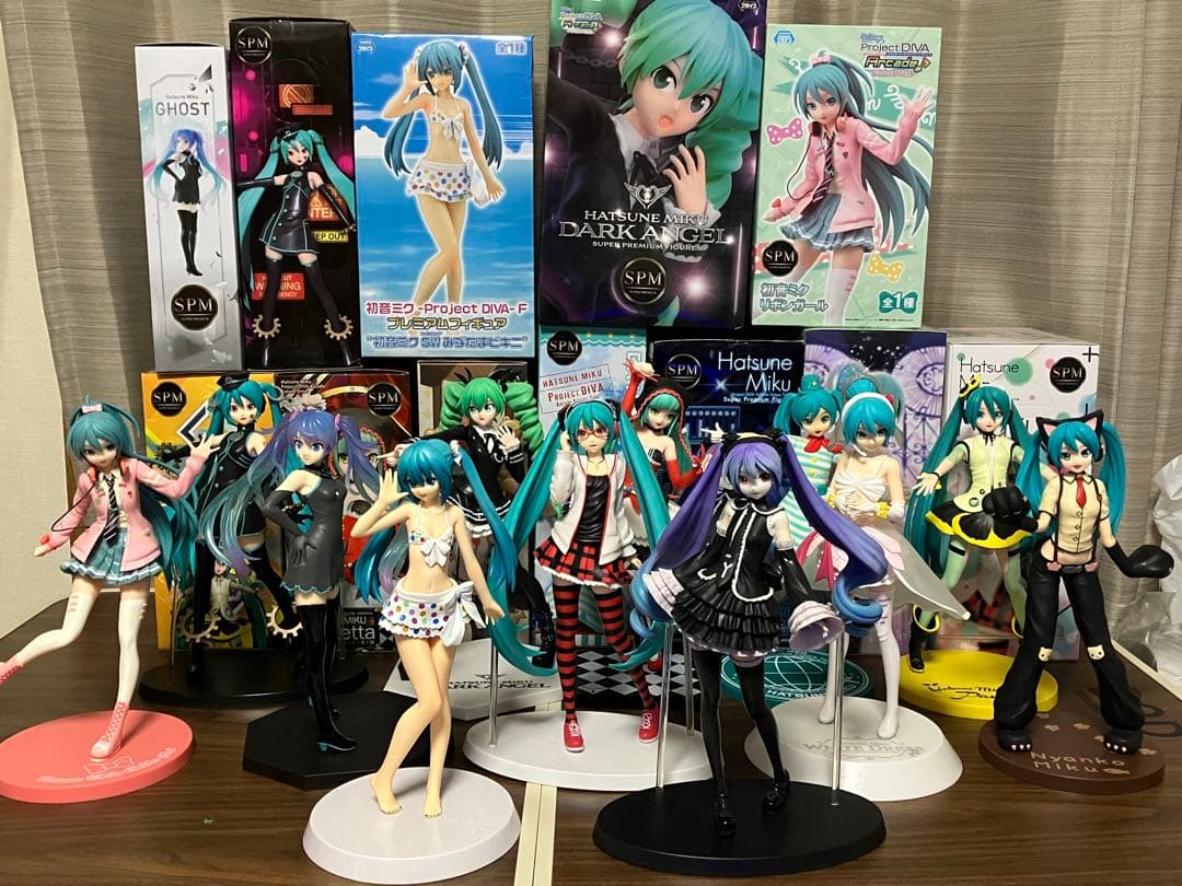 初音ミク プレミアムフィギュア まとめ売り 13種セット