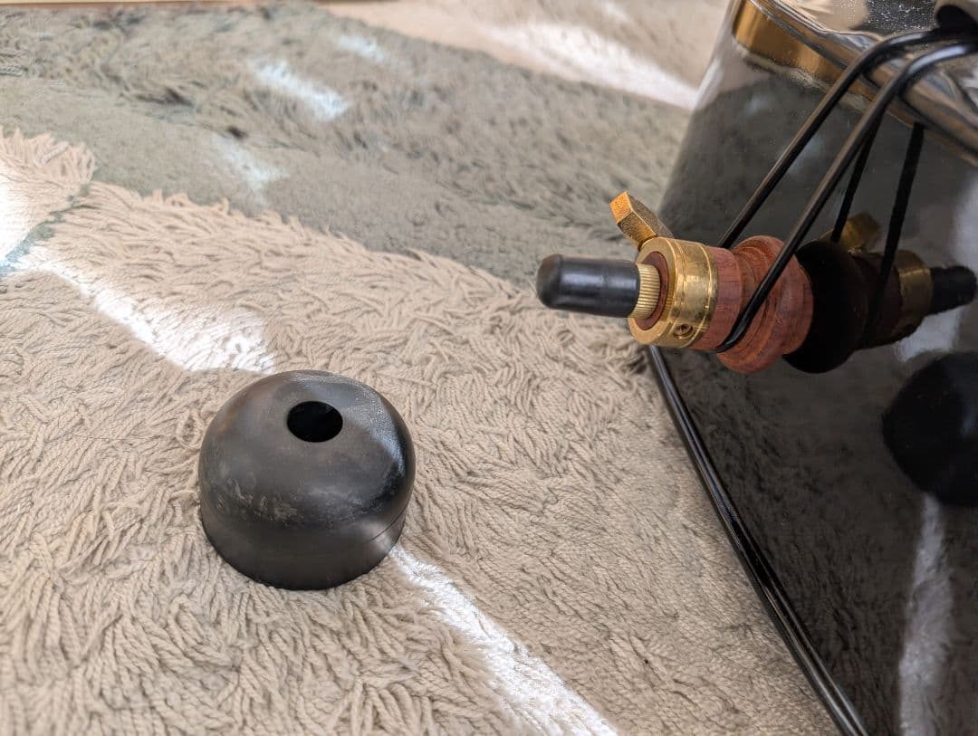 詳細不明　黒塗装チェロ付属品あり