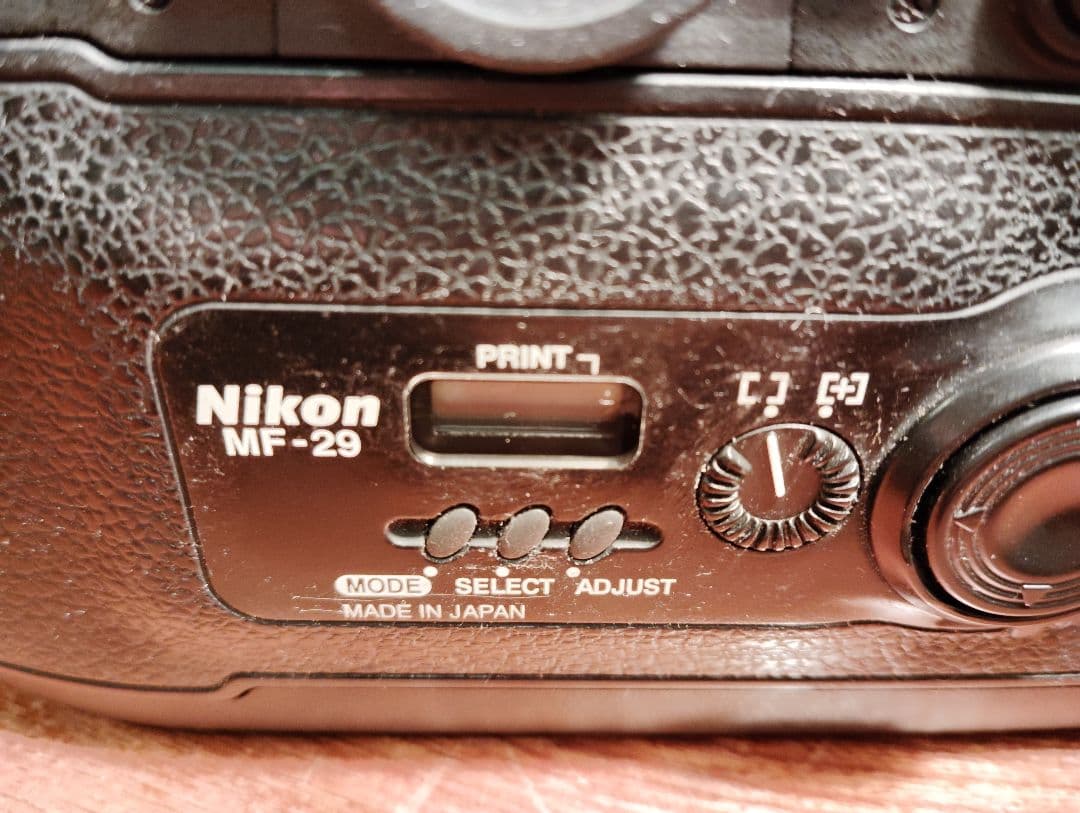Nikonf100 本体のみ