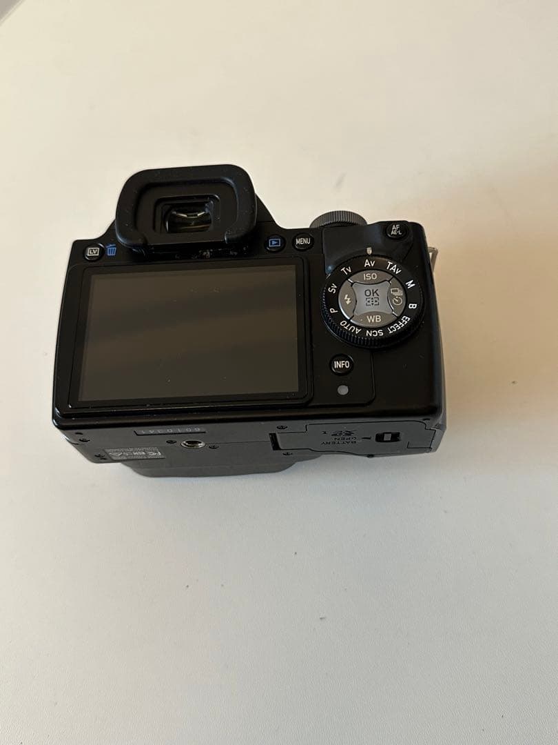 ペンタックスK-S1 デジタル一眼レフカメラ　ジャンク？