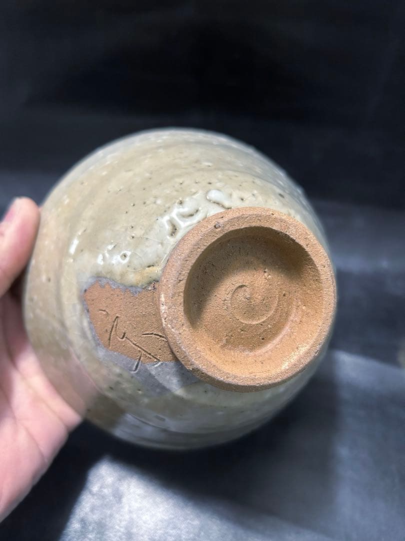 美しい古美術◾️蔵からパラパラ雪が降っているような釉薬の抹茶茶碗が出てきた