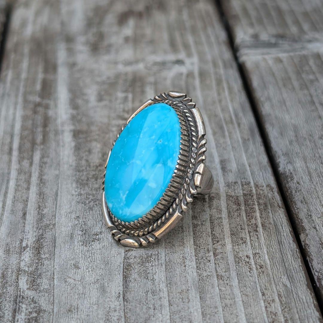 大粒のターコイズリング　インディアンジュエリー