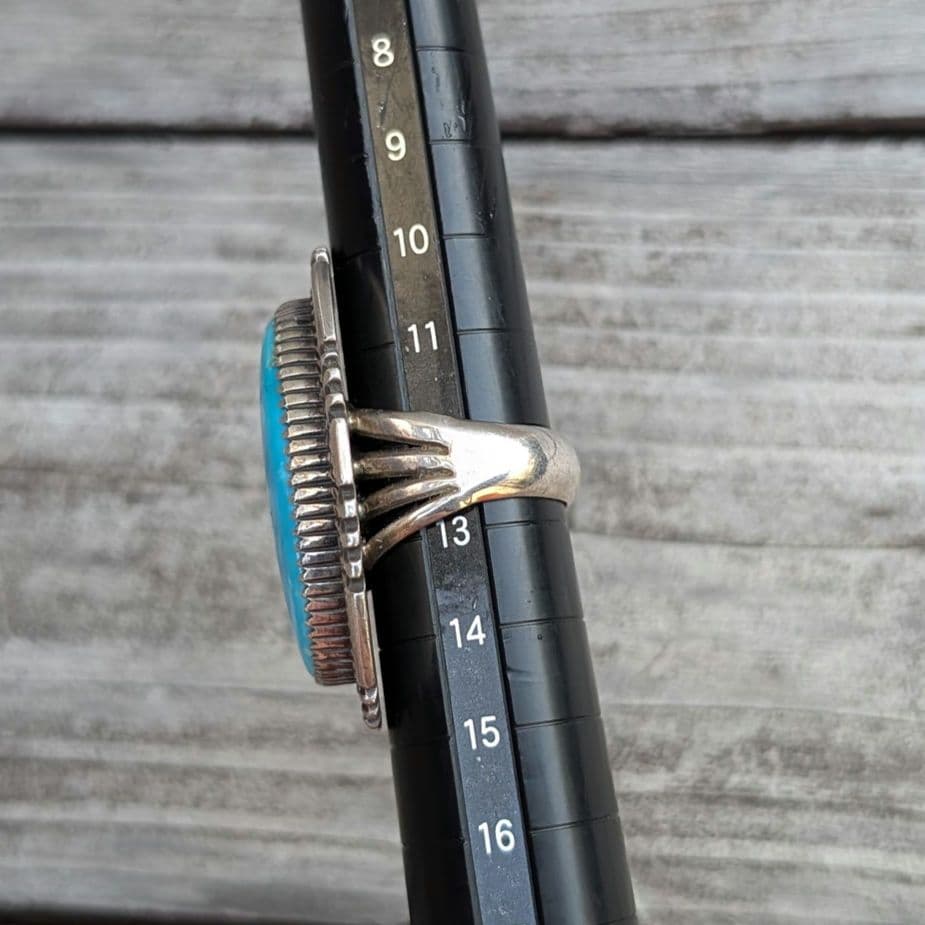 大粒のターコイズリング　インディアンジュエリー