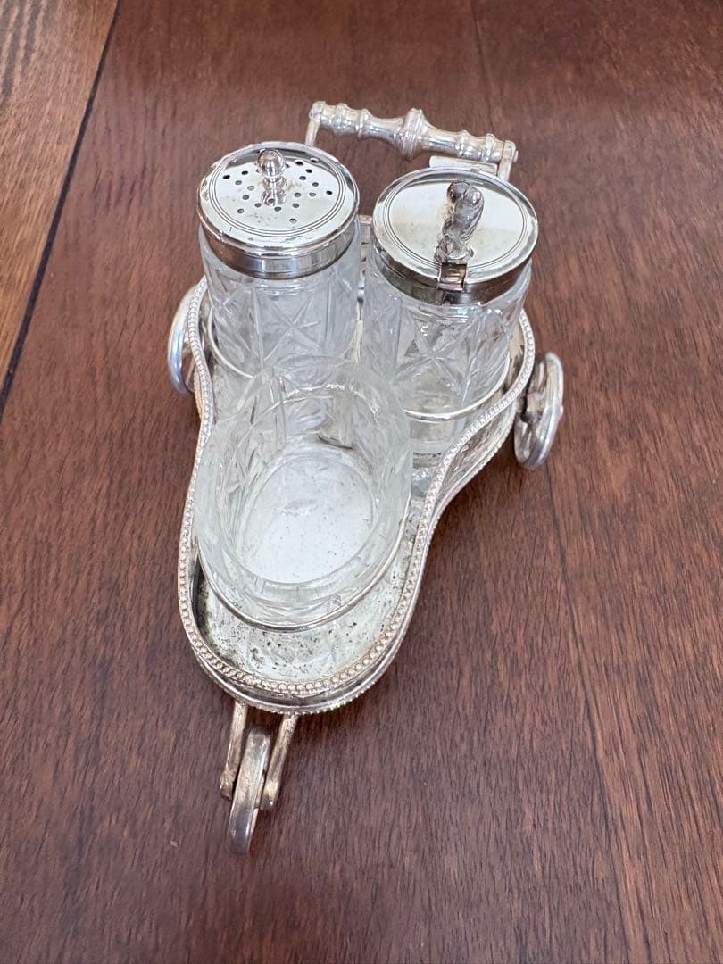 ヴィクトリア時代英国アンティーク・ノベルティ シルバープレート馬車型調味料セット