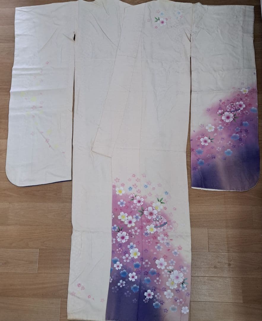 今得な フルセット 正絹白地振袖 白紫グラデーション桜柄 成人式 卒業式に最適