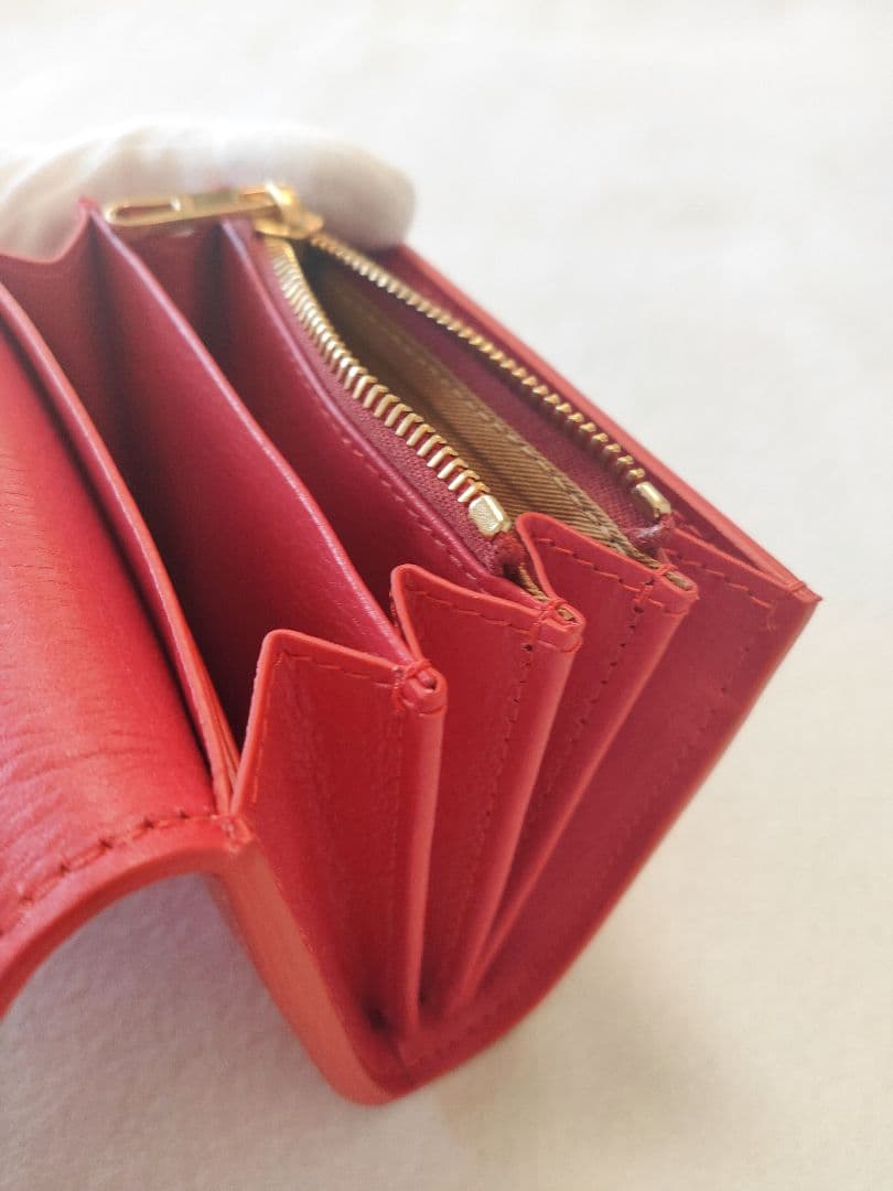 maya.【新品】 イルビゾンテ 二つ折り財布 コンパクト トマトレッド