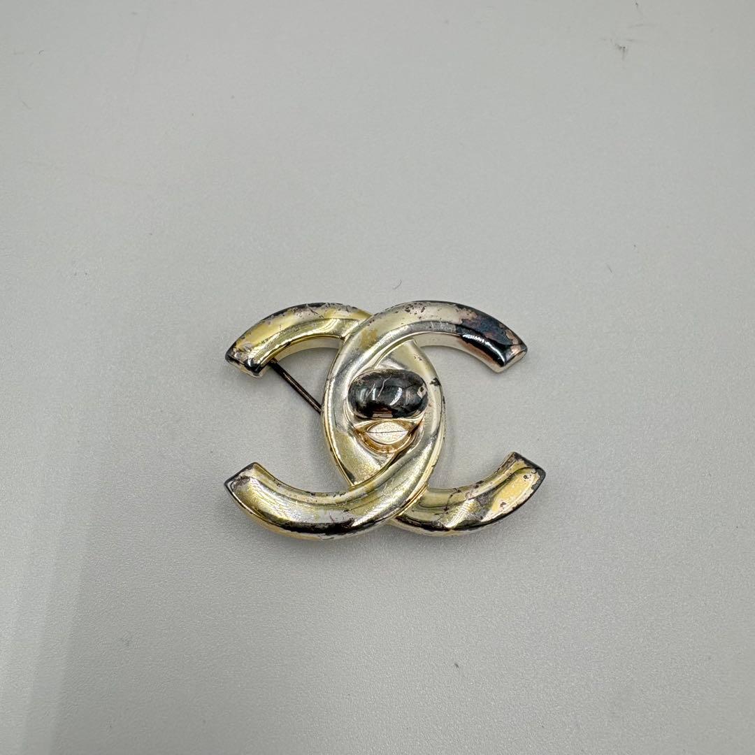 96A CHANEL シャネル ターンロック ココマーク ブローチ